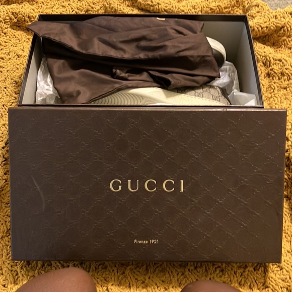 Gucci sneakers fits like M 8.5 - Picture 6 of 9